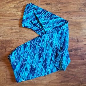 Teal and navy Balance collection capri